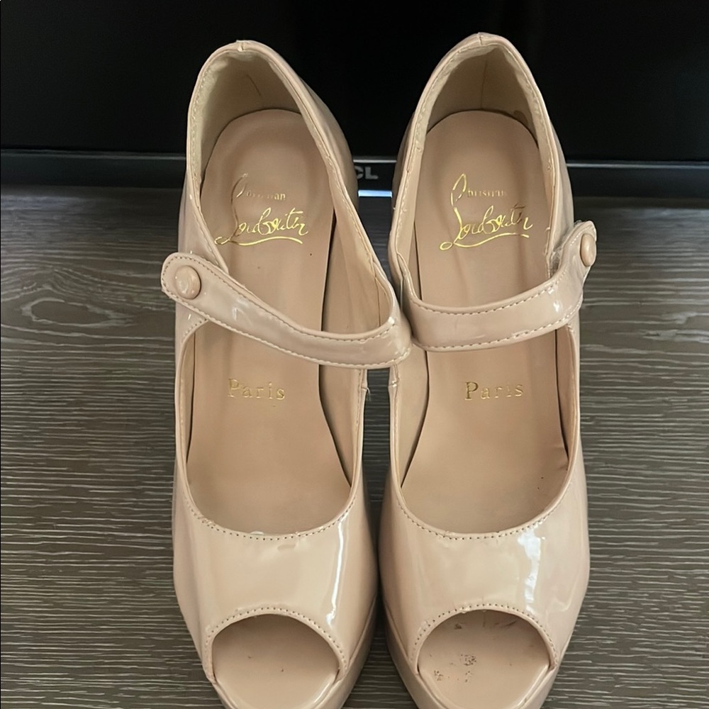 Christian Louboutin Cream Peep-Toe Heels with Strap size 39